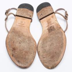 Pre Owned حذاء فلات بإصبع بربري جلد لامع بني مزخرف مقاس 38