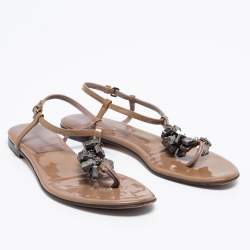 Pre Owned حذاء فلات بإصبع بربري جلد لامع بني مزخرف مقاس 38