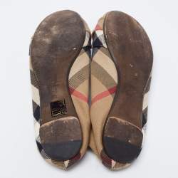 Pre Owned حذاء باليرينا فلات بربري كانفاس نوفا كاروهات بيج فيونكة بعقدة مقاس 40