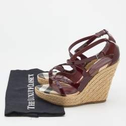 Pre Owned صندل بربري جلد عنابي لامع إسبادريل كعب روكي بحزام للكاحل مقاس 39