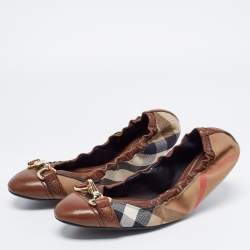 Pre Owned Burberry Beige/Black Leather And Canvas Ballet Flats Size 39