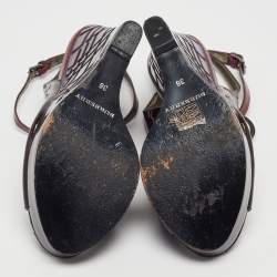 Pre Owned صندل بربري جلد بنفسجي لامع نعل سميك كعب روكي مقاس 36