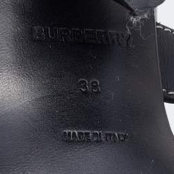 Pre Owned صندل سلايد بربري أونور جلد وكانفاس أسود/رصاصي مقاس 38