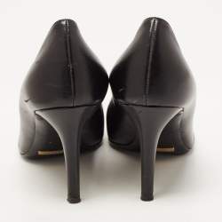 Pre Owned Burberry Black Leather and House Check Canvas Cap Toe Twist Lock Pumps Size 36