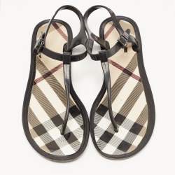 مملوكة مسبقًا Burberry Black Nova Check PVC Thong Ankle Strap Flats Size 41
