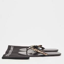 Pre Owned Burberry Beige/Black Nova Check Canvas and Leather Buckle Thong Flats Size 39