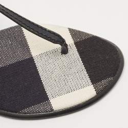 مملوكة مسبقًا Burberry Blue/Black Leather and Check Canvas Thong Ankle Strap Flat Sandals Size 41