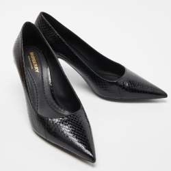 مملوكة مسبقًا  Burberry Black Watersnake Leather Pointed Toe Wellton Pumps Size 38