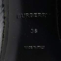 مملوكة مسبقًا  Burberry Black Watersnake Leather Pointed Toe Wellton Pumps Size 38