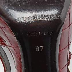 مملوكة مسبقًا Burberry Burgundy Quilted Patent Leather Buckle Detail Platform Slingback Sandals Size 37