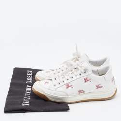 مملوكة مسبقًا Burberry White Leather Timsbury Low Top Sneakers Size 35