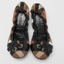 Burberry Beige/Black Novacheck Canvas and Leather Buckle Scrunch Ballet Flats Size 40