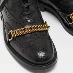 مملوكة مسبقًا Burberry Black Brogue Leather Barksby Chain Detail Ankle Boots Size 40