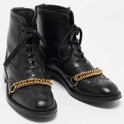 مملوكة مسبقًا Burberry Black Brogue Leather Barksby Chain Detail Ankle Boots Size 40