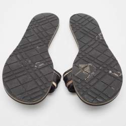مملوكة مسبقًا Burberry Black/Beige Patent Leather and Check Canvas Flat Slides Size 40