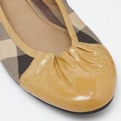 Burberry Beige Patent Leather and Nova Check Coated Canvas Scrunch Ballet Flats Size 39