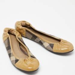 Burberry Beige Patent Leather and Nova Check Coated Canvas Scrunch Ballet Flats Size 39