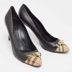 Pre Owned Burberry Black/Beige Canvas and Leather Cap Top Pumps Size 40.5