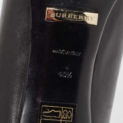 Pre Owned Burberry Black/Beige Canvas and Leather Cap Top Pumps Size 40.5