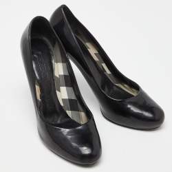 Burberry Black Patent Leather Round Toe Pumps Size 40
