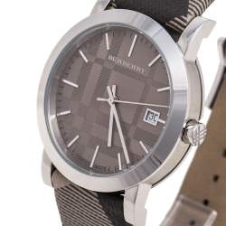 Pre Owned Burberry Grey Stainless Steel Check Leather Heritage BU1774 Unisex Wristwatch 38 mm