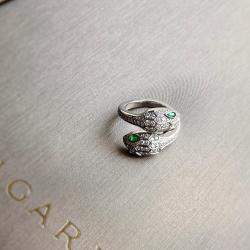 Pre Owned Bvlgari Serpenti 18K White Gold Emrald Ring EU 52