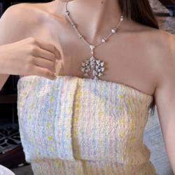 مملوكة مسبقًا Bulgari High Jewelry Fan Pendant Necklace White Gold Full Diamond