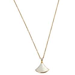 Pre Owned Bvlgari Divas' Dream Diamond Mother of Pearl 18K Yellow Gold Necklace