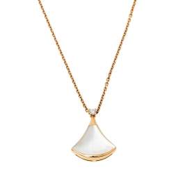 Pre Owned Bvlgari Divas' Dream Diamond Mother of Pearl 18K Rose Gold Pendant Necklace