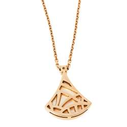 Pre Owned Bvlgari Divas' Dream Diamond Mother of Pearl 18K Rose Gold Pendant Necklace