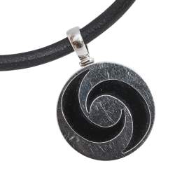 Pre Owned Bvlgari Optical Illusion Onyx 18K White Gold Stainless Steel Pendant Cord Necklace
