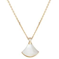 Pre Owned Bvlgari Divas' Dream Mother of Pearl Diamond 18K Yellow Gold Pendant Necklace
