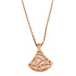 Pre Owned Bvlgari Divas' Dream Mother of Pearl Diamond 18K Rose Gold Pendant Necklace