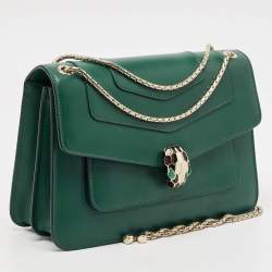 مملوكة مسبقًا Bvlgari Green Leather Medium Serpenti Forever Shoulder Bag