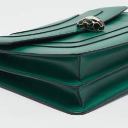 مملوكة مسبقًا Bvlgari Green Leather Medium Serpenti Forever Shoulder Bag
