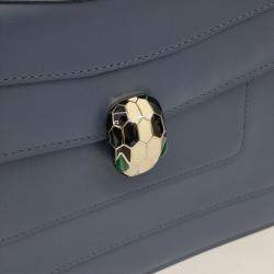 مملوكة مسبقًا حقيبة كتف بلغاري جلد أزرق بحري سيربنتي