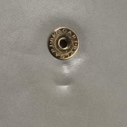 مملوكة مسبقًا حقيبة كتف بلغاري سيربنتي فوريفر جلد رمادي متوسط ذات لونين وجلدة السمك يسمح