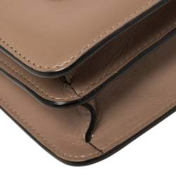 مملوكة مسبقًا حقيبة كتف بلغاري سربنتي فورفر متوسطة جلد بيج داكنة