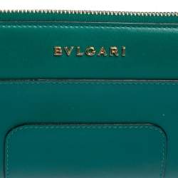 Pre Owned Bvlgari Green Leather Serpenti Forever Wallet