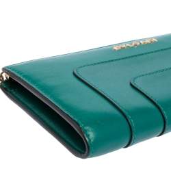 Pre Owned Bvlgari Green Leather Serpenti Forever Wallet
