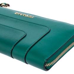 Pre Owned Bvlgari Green Leather Serpenti Forever Wallet