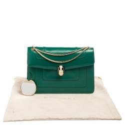 مملوكة مسبقًا Bvlgari Green Leather Medium Serpenti Forever Shoulder Bag
