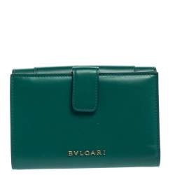 Pre Owned Bvlgari Green Leather Serpenti Forever Bifold Wallet