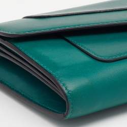 Pre Owned Bvlgari Green Leather Serpenti Forever Continental Wallet