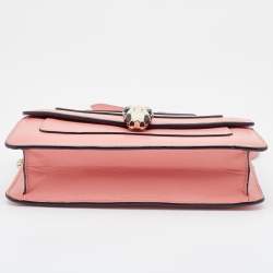 مملوكة مسبقًا حقيبة كروس بلغاري سيربينتي فوريفر جلد أخضر لامع