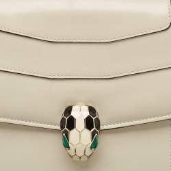 مملوكة مسبقًا Bvlgari Light Grey Leather Large Serpenti Forever Shoulder Bag