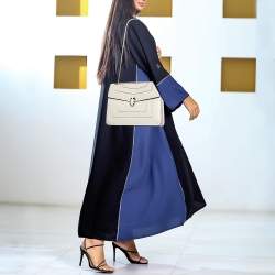 مملوكة مسبقًا Bvlgari Light Grey Leather Large Serpenti Forever Shoulder Bag