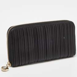 Pre Owned Bvlgari Black Pleated Leather Zip Around Wallet