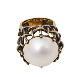 Pre Owned Carolina Herrera Flower Faux Pearl Gold Tone Ring Size 54.5