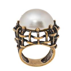 Pre Owned Carolina Herrera Flower Faux Pearl Gold Tone Ring Size 54.5
